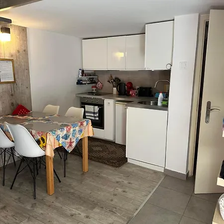 Apartament Lovely *