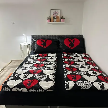 Apartament Lovely *