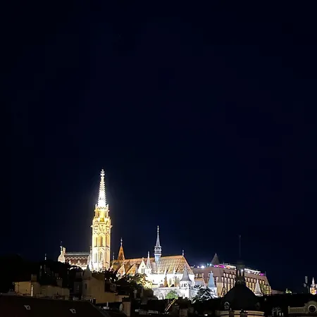 Lägenhet Lovely Budapest